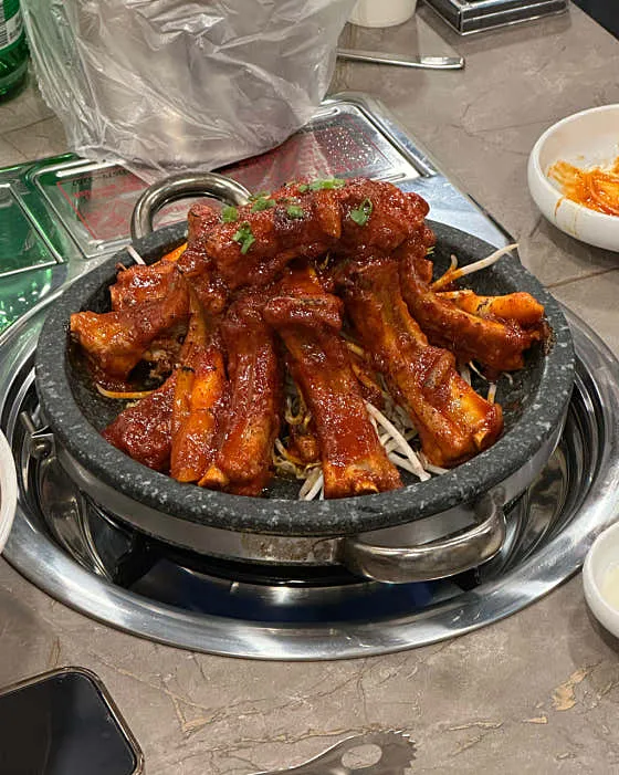 고봉당 홍대점 음식과 음료 사진