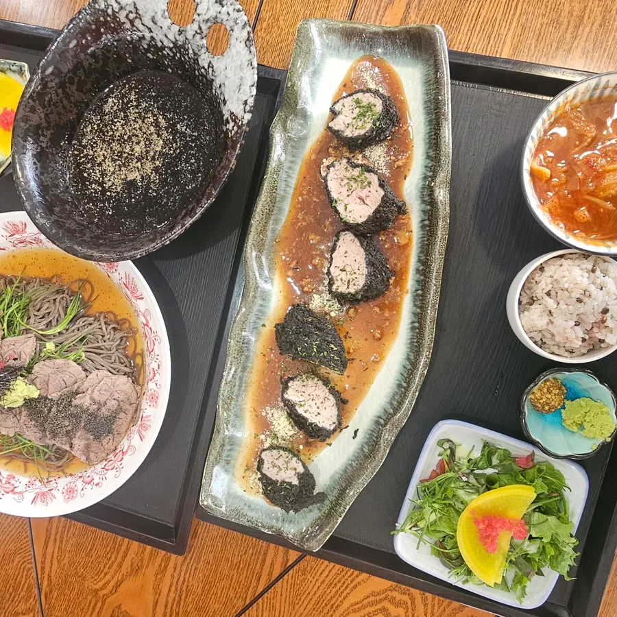방문객이 남긴 음식·매장 분위기 사진 5