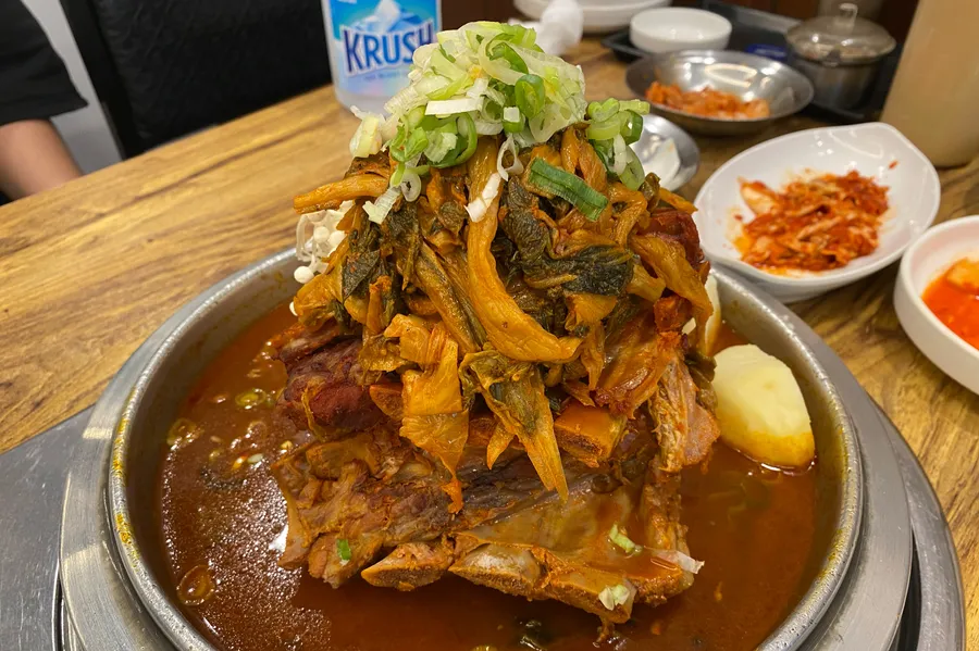 방문 고객이 남긴 음식 또는 매장 사진
