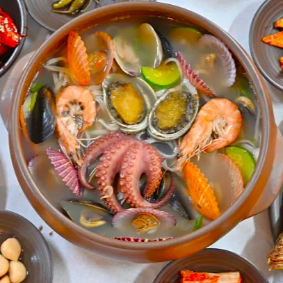 해물듬뿍칼국수