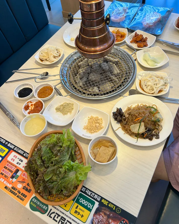 방문 고객이 남긴 매장·식사 사진