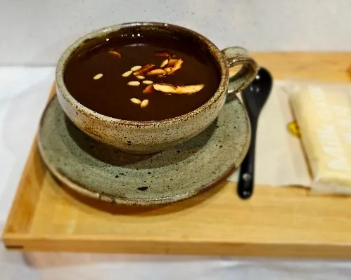 수제 침향 쌍화차 (HOT) 공식 메뉴 이미지