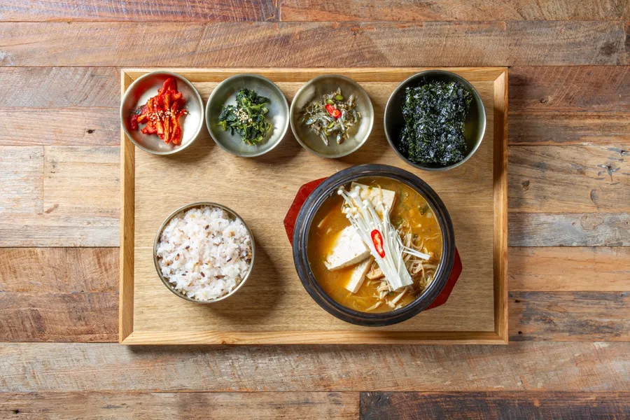 두부된장찌개밥상 이미지