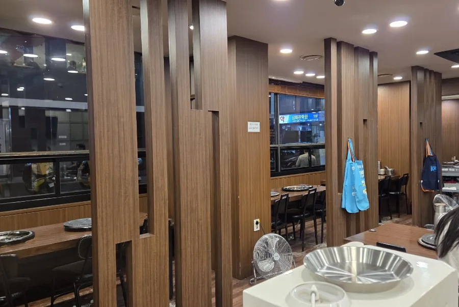 철산감자탕 내부 사진