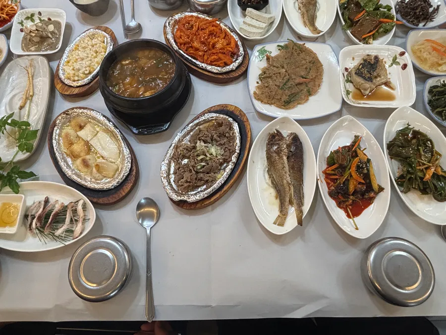 방문객이 남긴 식사·매장 분위기 사진 4
