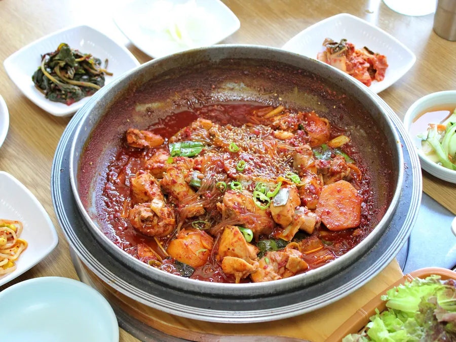 돌솥닭찜(2인) 공식 메뉴 사진
