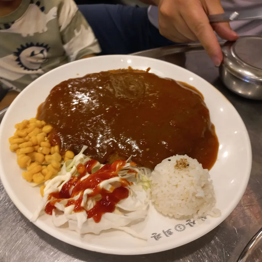 방문 고객이 남긴 매장·음식 사진