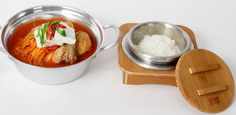 묵은지고기김치찌개+솥밥