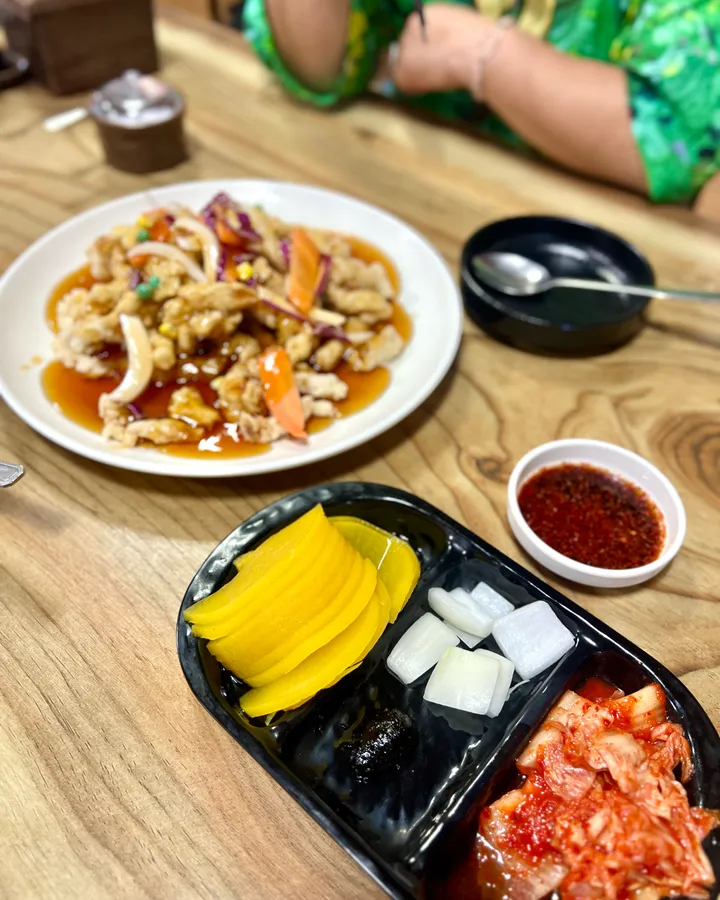 위도반점 방문 고객 사진