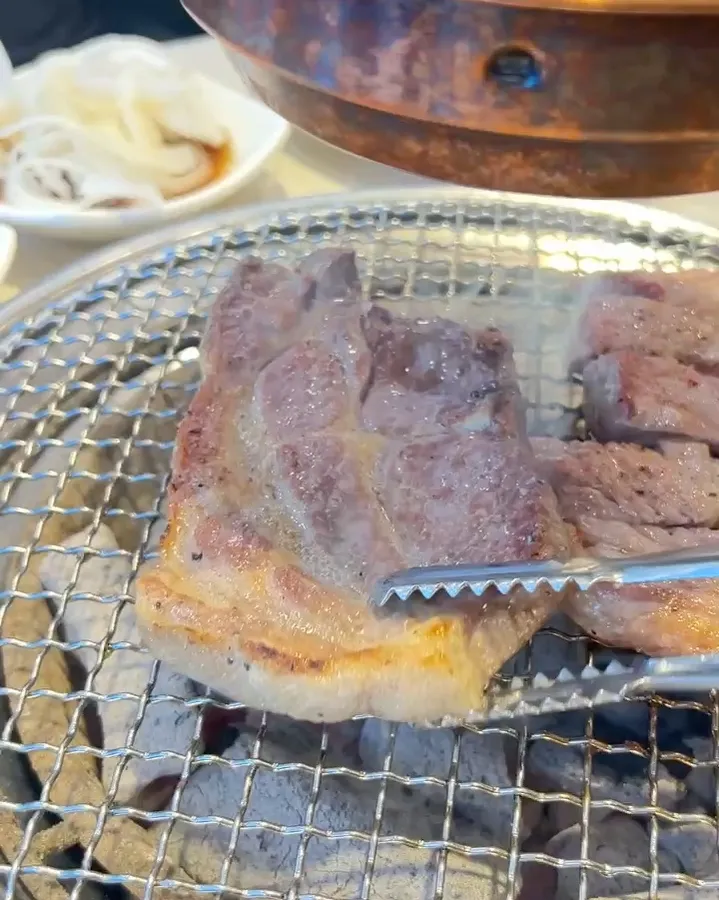 방문 고객이 남긴 매장·식사 사진