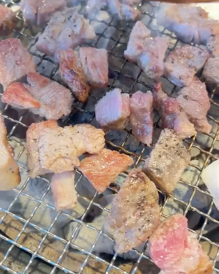 방문 고객이 남긴 매장·식사 사진