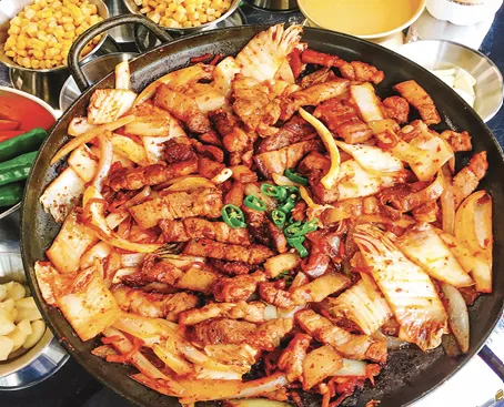 정통집 오산운암점 돼지김치구이(대) 공식 메뉴 이미지