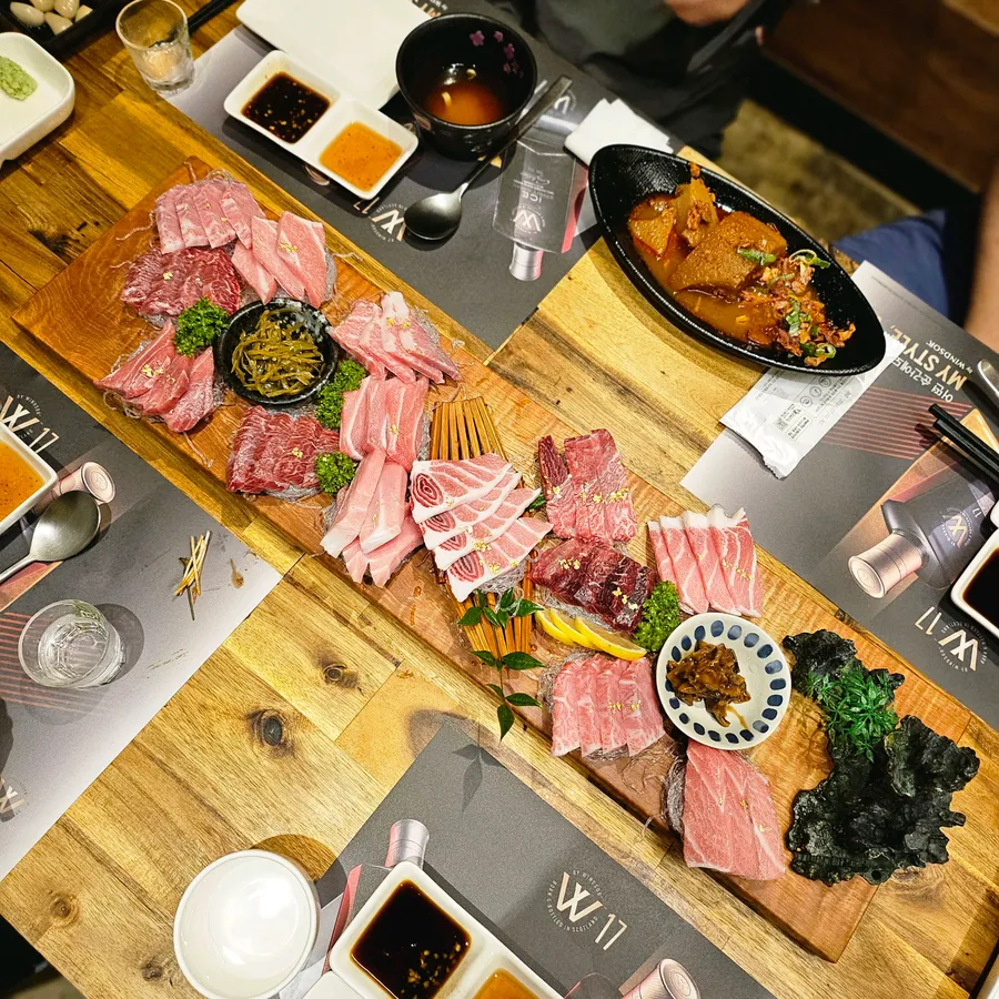 방문 고객이 남긴 참치 식사 사진