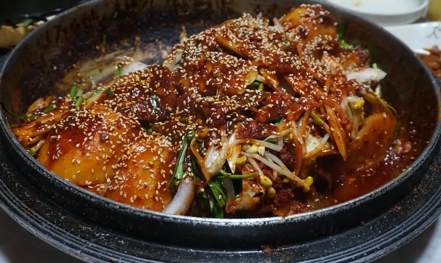 돌솥 황토메기찜(2인) 공식 메뉴 사진