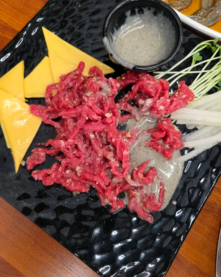 육회비빔밥 사진
