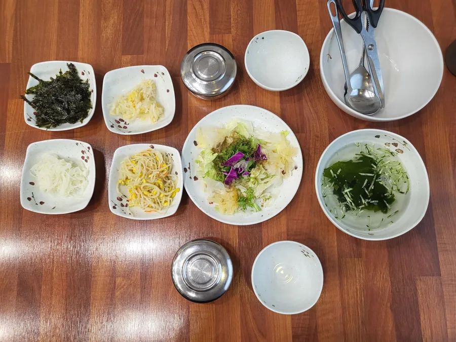 방문 고객이 남긴 음식 또는 매장 사진