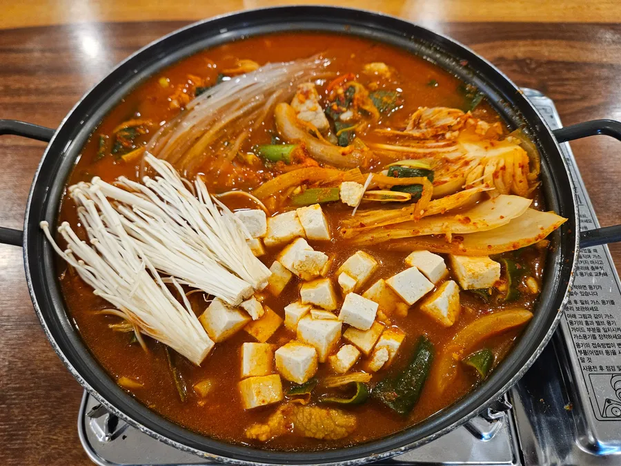 효자 외갓집 김치 돼지찌개 메뉴 사진