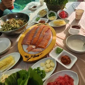 생수양어장횟집 송어회 공식 메뉴 이미지