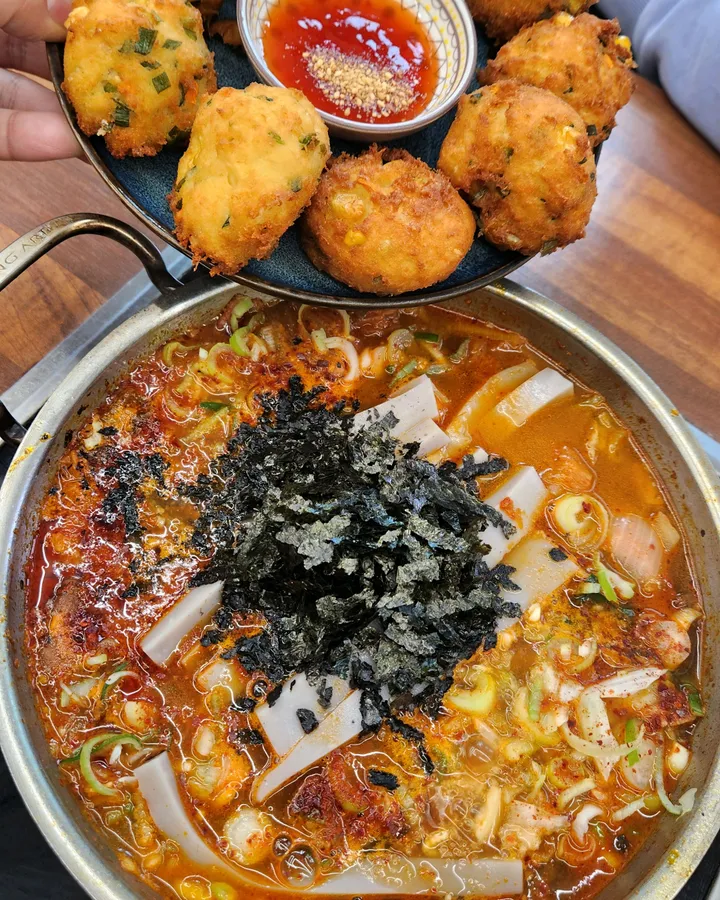 자연묵집 방문객 사진