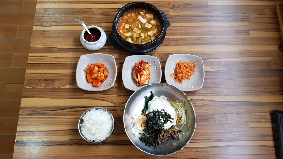 비빔밥 메뉴 사진