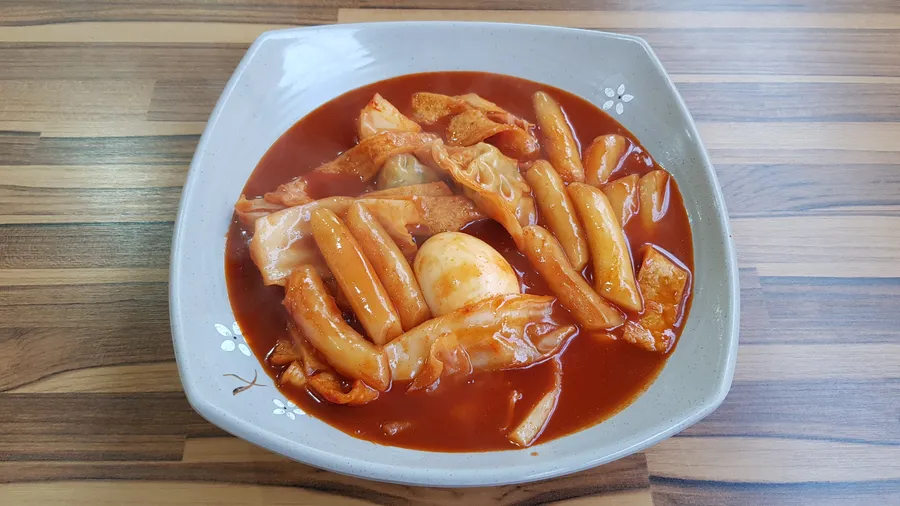 떡볶이(계란+오뎅+만두) 메뉴 사진